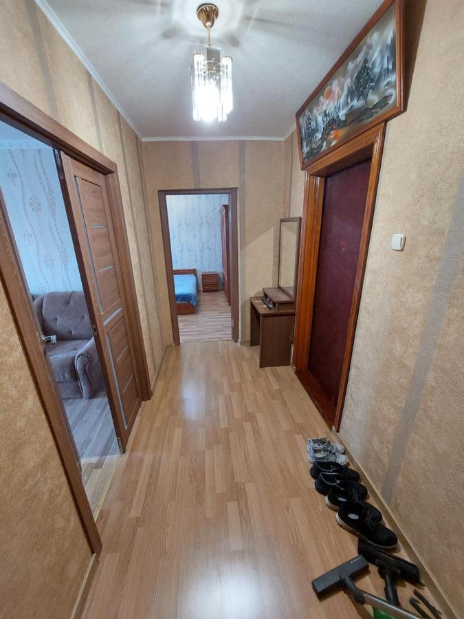 2К Апартаменты Ул.Ревуцкого 19/1 キエフ エクステリア 写真